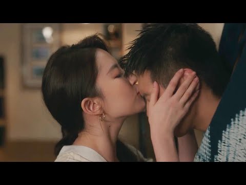 【Movie】好刺激！村草裸體被女神看到後羞澀不已，不料女神竟主動獻吻，直接把他親迷糊了！🍯去有風的地方｜劉亦菲 李現