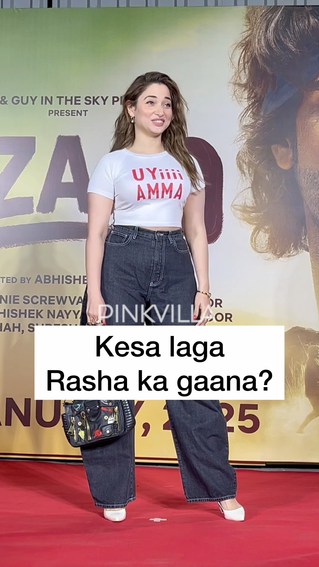 Tamanaah Bhatia asks PAPS about Rasha Thadani’s song? That T-SHIRT tho? | #shorts #bollywood