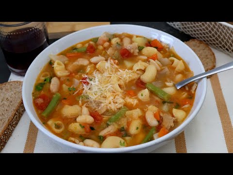Sopa minestrone italiana: verdura, legumbre y pasta en cada cucharada