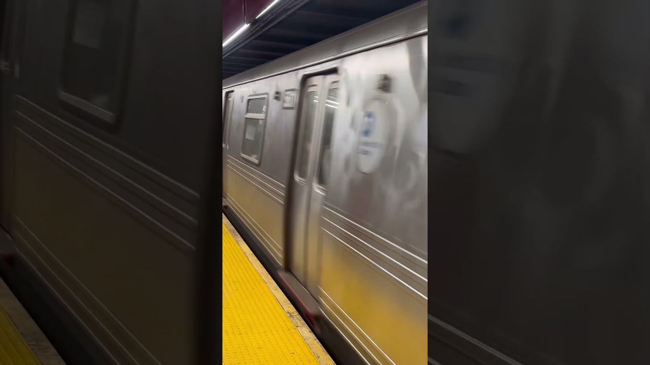 96th St-2nd Ave bound R46 Q train departing 34th St-Herald Square via the Local Track