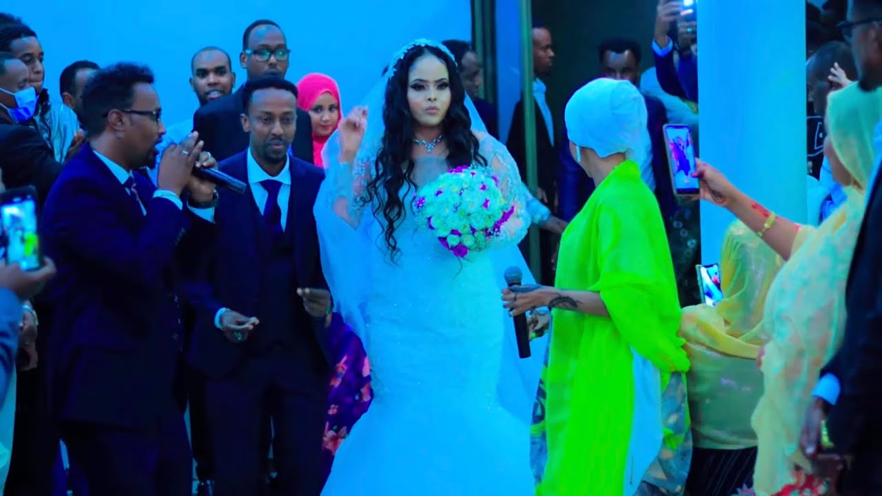 HEES FANANINTA JIGJIGA U QAADEEN AROOSKA CAWALE AADAN IYO MISS XIIS 2021