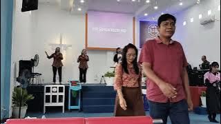 Kubawa persembahan ku. @lagupersembahanGBIjekKembayanCiptPdtYL