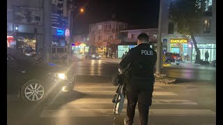 Kulaklıkla müzik dinleyen scooterli genç kız tren altında can verdi