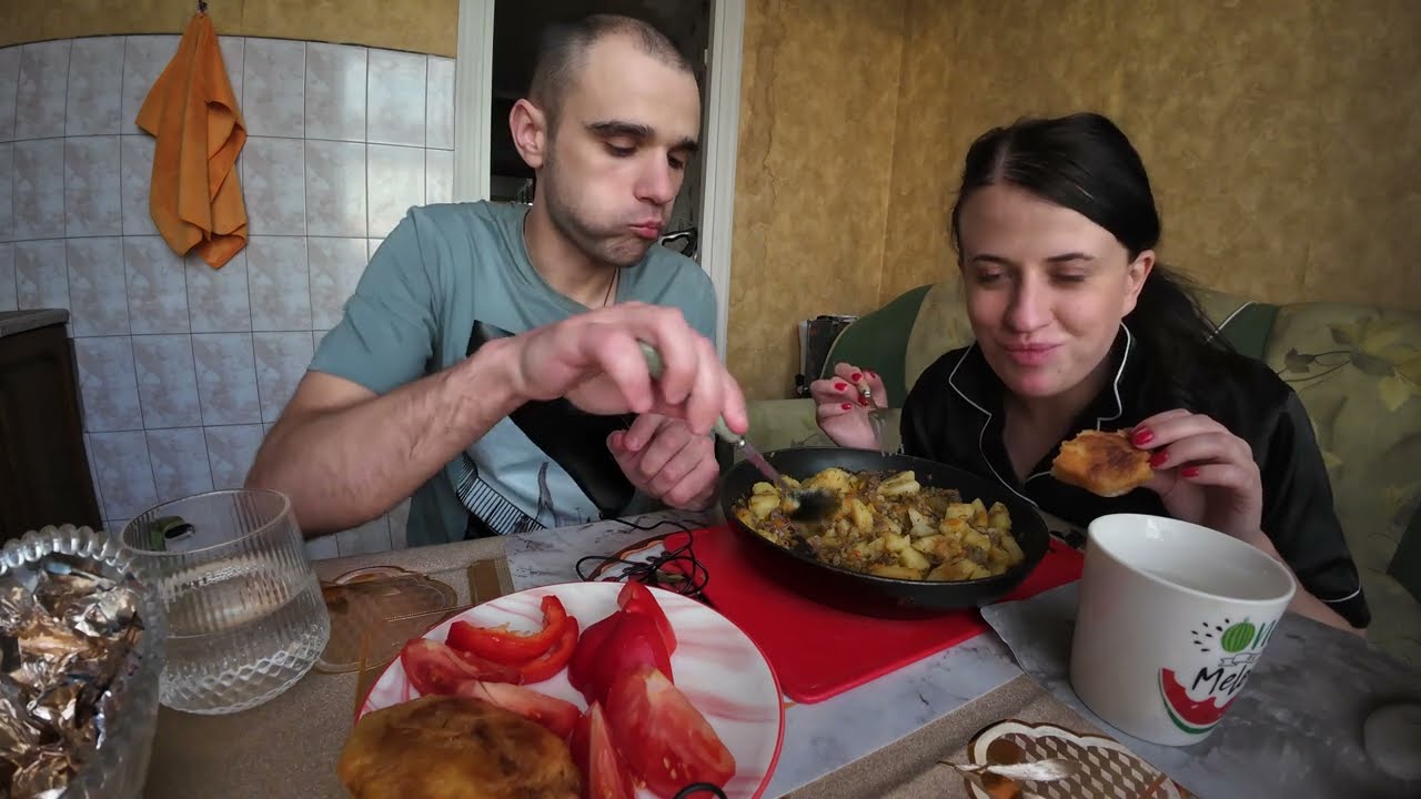 МУКБАНГ С ВАРЕЙ / КАРТОШКА С МЯСОМ / ПИРОЖКИ С ЛУКОМ И ЯЙЦОМ / ОБЖОР / EATING Mukbang / ASMR АСМР 먹방