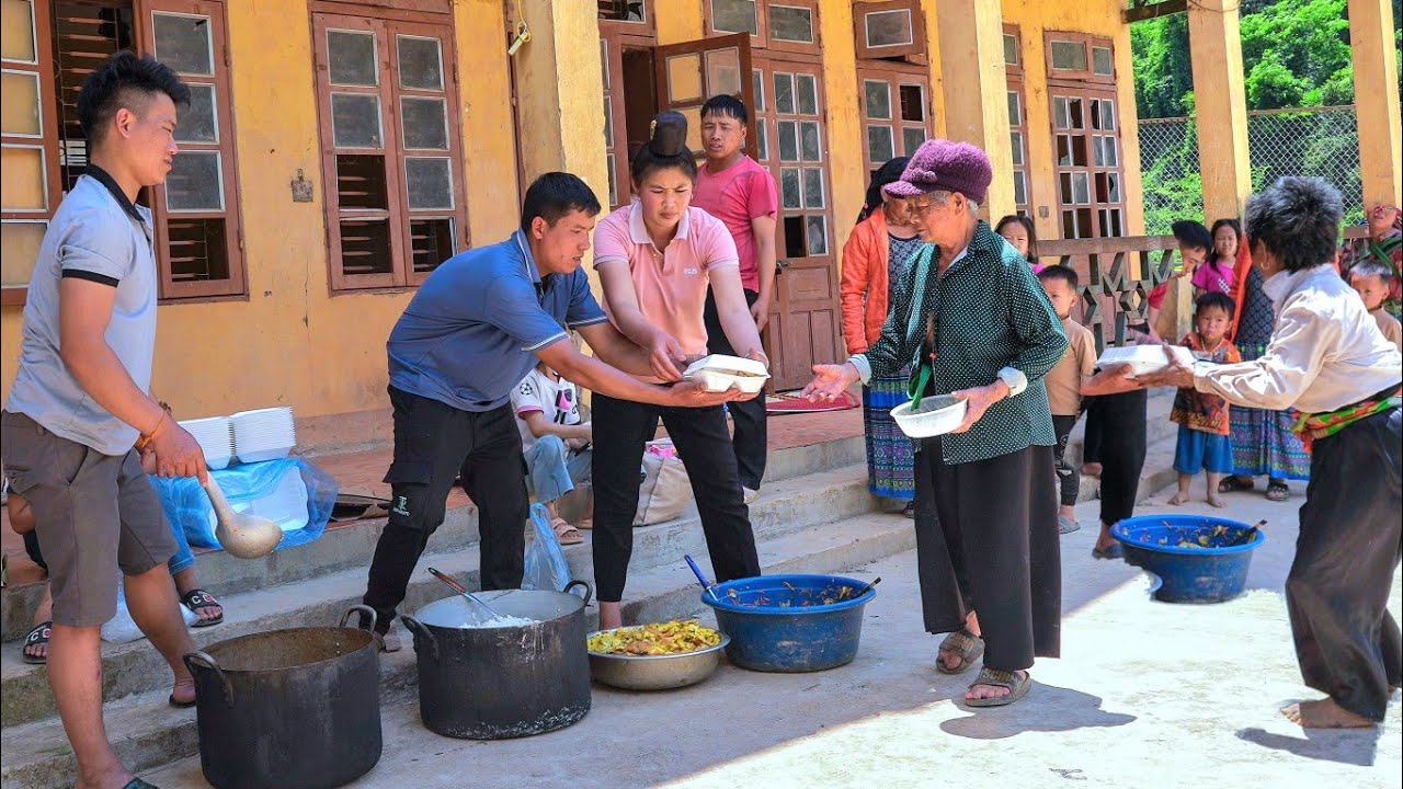 Cooking Free Meals In A Mountain Village Far From Civilization, Sharing Love | Family Farm