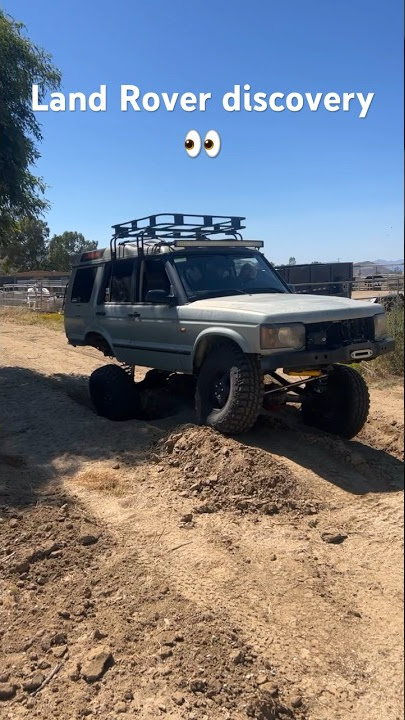 Check out the flex on this discovery 2! #landrover #rockcrawler #offroad #shorts
