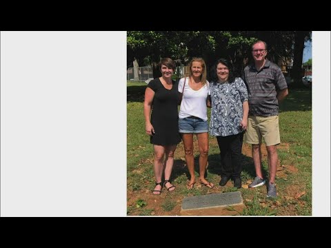 Family makes trip to Loudon to see time capsule
