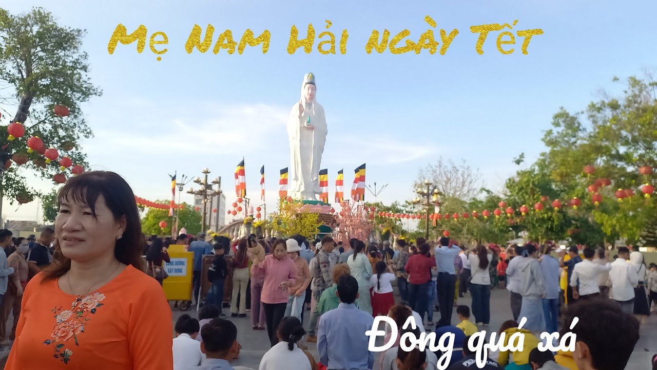 Mùng 1 tết  viếng Mẹ Nam Hải Bạc Liêu đông kín người 