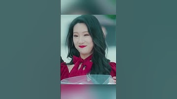 cô gái giàu có cách tiêu tiền cực kì hợp lí để phát cho người giàu