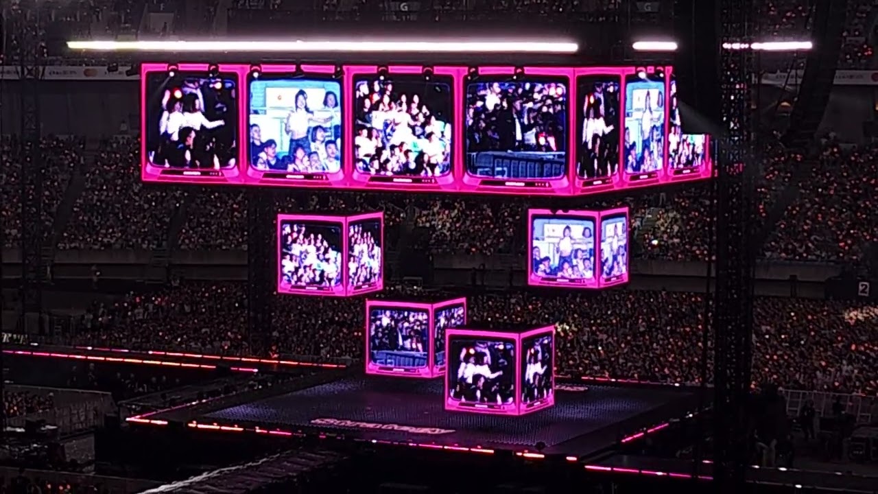 TWICE ＜THIS IS FOR＞ WORLD TOUR IN KAOHSIUNG - FANS DANCE TIME