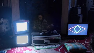 Metta Audio Devices / En Kernaghan (metta maker) @ Oscillo Scape 17