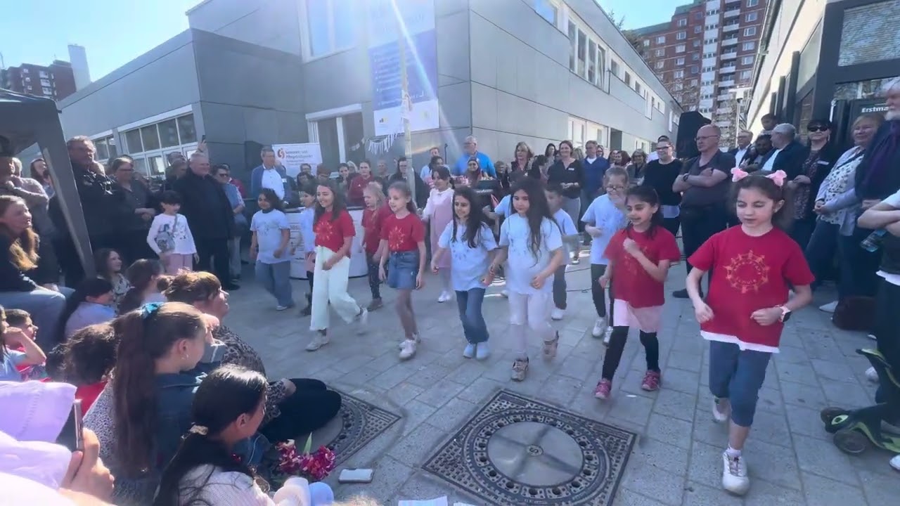 رقصة سارة على الموسيقى الالمانية والعرض امام الجمهووور 😍