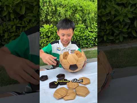 شاهدوا كيف صنعت لأختي كرة القدم من الخشب 