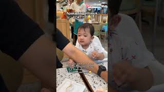 Adorable Baby Bites Dads Arm in a Restaurant @BVIRAL