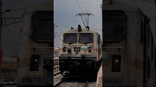 Sachkhand Express Pantograh Problem Solved At Jalna Railway Station!#sachkhandexpress #shorts #train