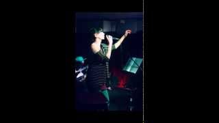 Fatma Aydin, Eski köprü