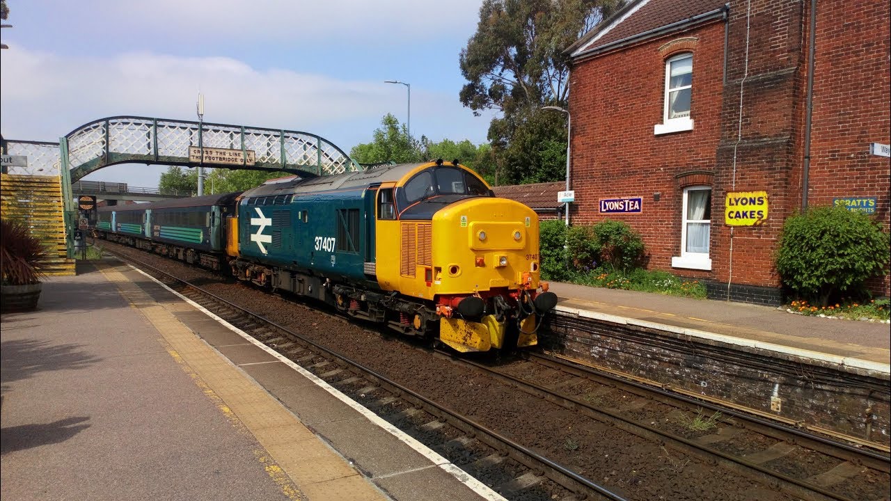 37407 BR Large Logo and 37419 arrive & depart Acle Station with thrash!