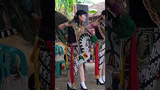 Jathil Rossy Pasang Eblek