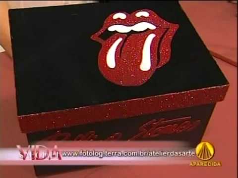 ATELIER DAS ARTES - Maristela Freitas ensinando caixa decorativa Rolling Stones para guardar CDS no Programa SABOR DE VIDA com apresentadadora Bete Ribeiro - ano: 2008 - PARTE: 3. www.atelierdasartes.com.br