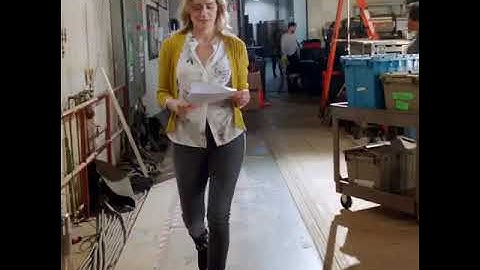 Orange is the new black cast singing the theme song