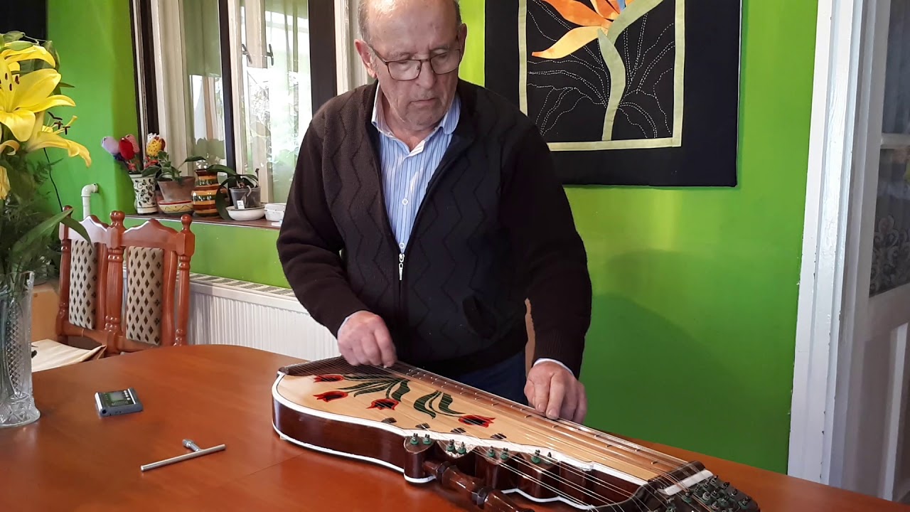 Felújított sándorfalvi citera