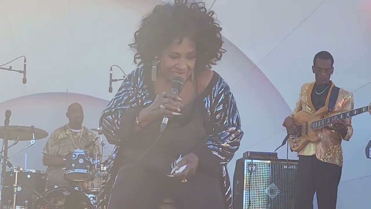 Shirley Brown LIVE 