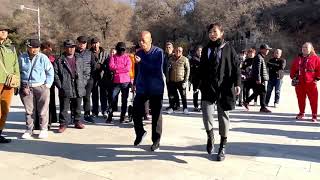 70 Years Old Grandpa’s Chinese Folk Shuffle Dance Resimi