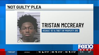 Mobile man pleads not guilty to assault, theft charges