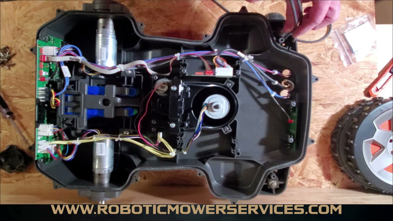 Husqvarna 300 Series Automower Battery Replacement (310, 315, 315X) -  YouTube