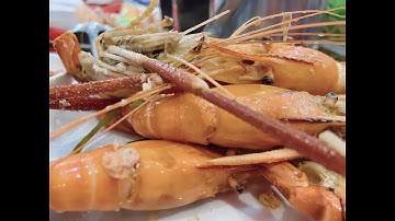 63 Thưởng thức TÔM CÀNG XANH tại buffet LẨU HẢI SẢN