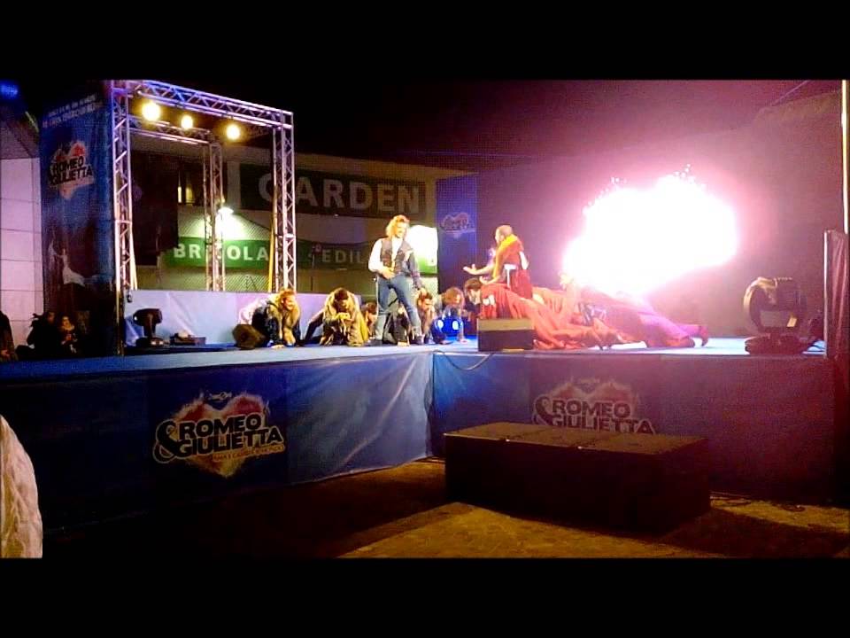 08.03.14 La follia;Il duello- Mini-Show R&G Ama e cambia il mondo- Porte di Roma