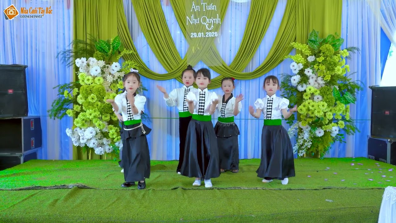 HOA BAN NHI VŨ ĐIỆU TIẾNG KHÈN MÙA BAN NỞ (Phong Wind) 