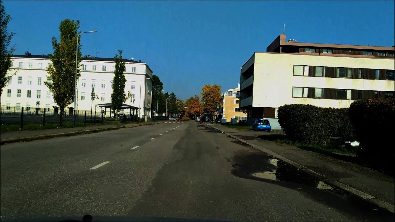 Drive in  Pieksämäki 1, phone on windscreen.