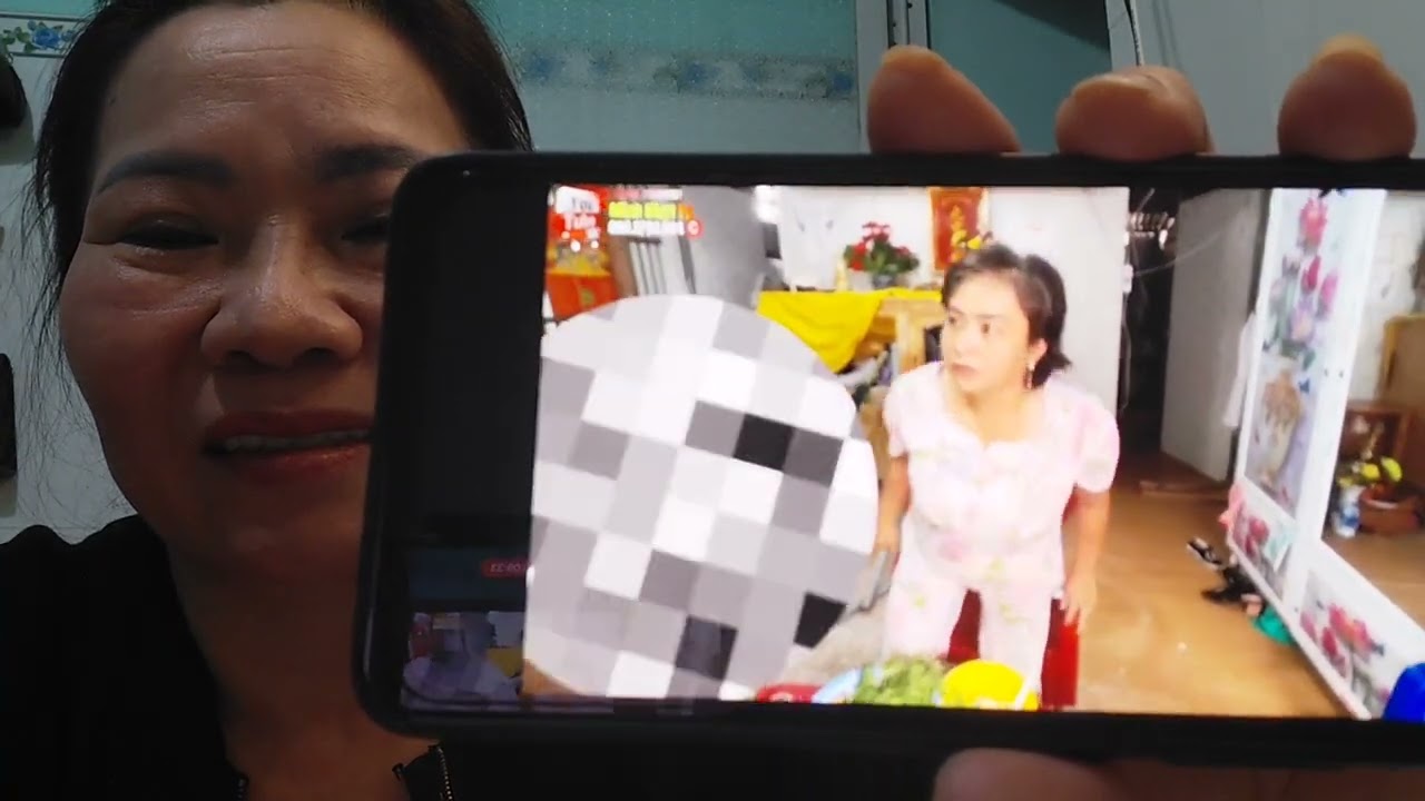 Mời kháng giả vào xem hai mẹ con xuyến nái ben nhau