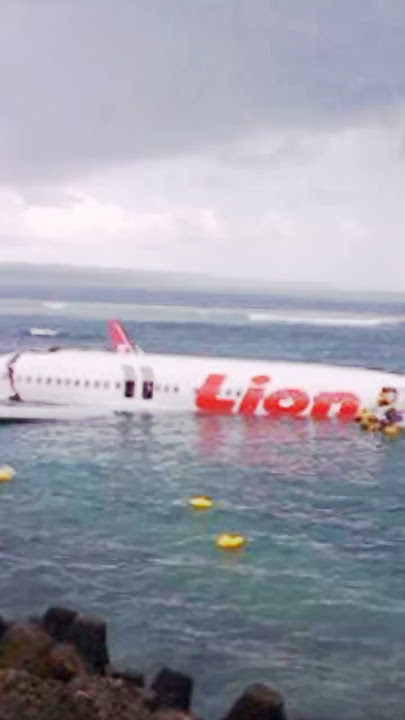 Pesawat lion air dan pramugari :) #bismillahfyp #lionair