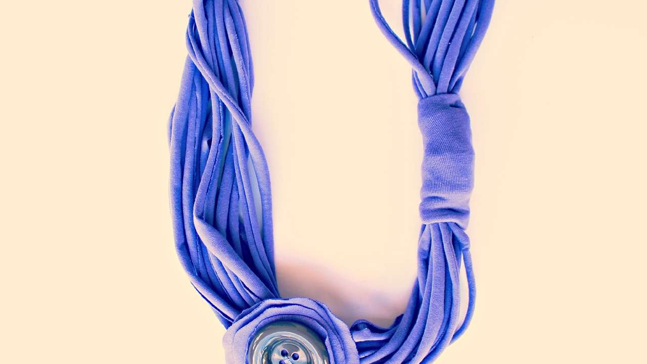 Trasforma una Canotta in un'Originale Collana - Fai da Te Style - Guidecentral