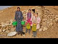 Helping a nomadic mother and her children: Building a cave shelter and living in the mountains