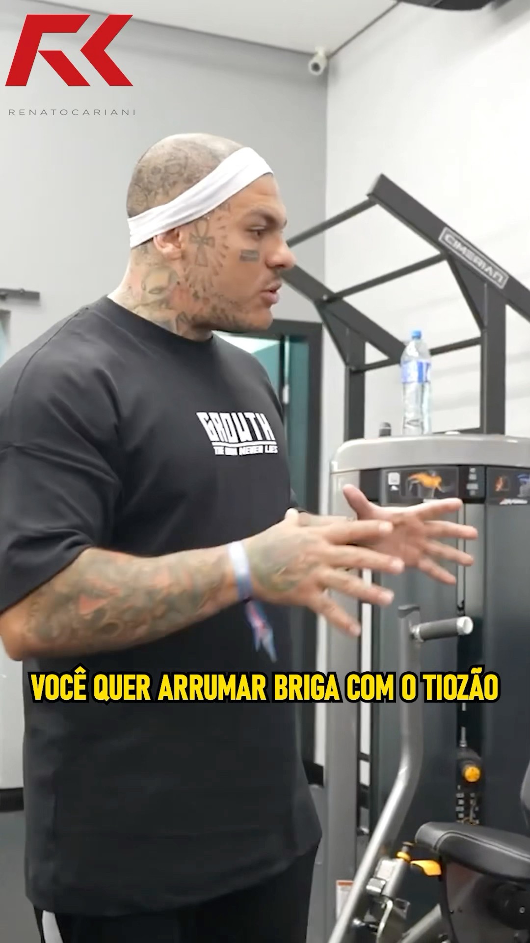 TOGURO MEXEU NO PONTO FRACO DO CARIANI! ? #renatocariani #toguro #brino #cabelo #resenha #zueira