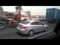 سيارة تمشي بدون سواق في شوارع السعودية