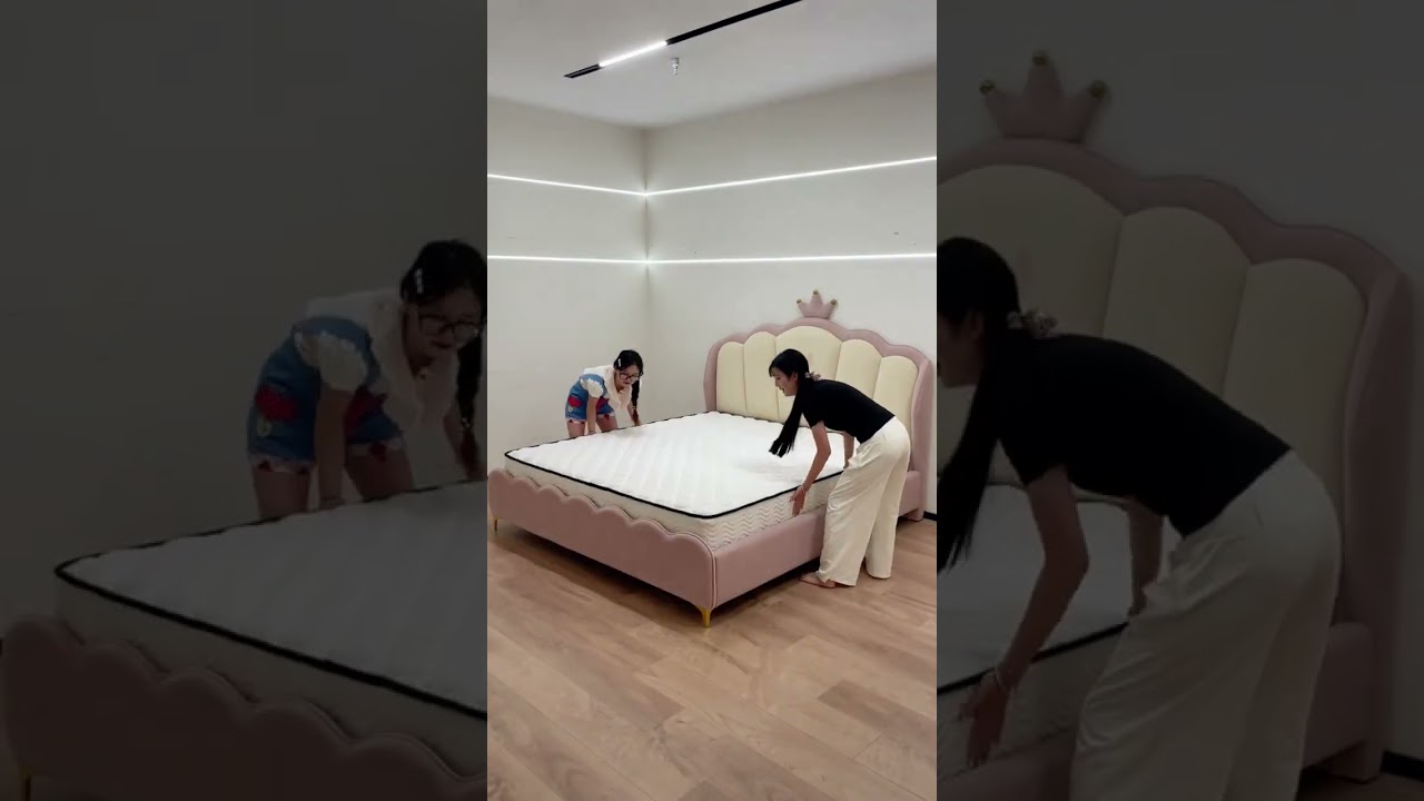 Children's Princess Bed The Crown Princess Bed is pink and tender. Put it in the bedroom