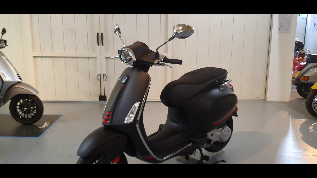 Vespa Sprint S E5 nero matt - De Vespa Garage - YouTube