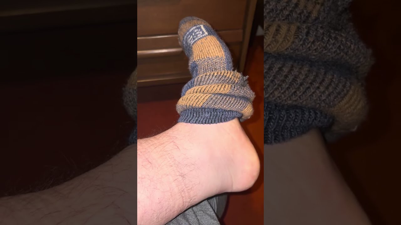 Sexy Lint Covered Feet 👣 