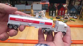 Kenworth Exxon Tanker Big Rig Truck - 1994 Road Champs HO Scale Toy Unboxing Review - Happy Motoring