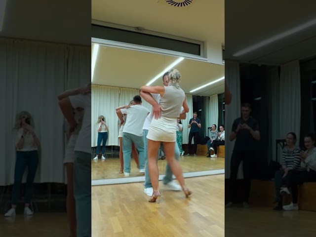 🌟 Poslední týden v dubnu startují další kurzy od začátečníků až po pokročilé 💃🕺Těšíme se na Vás! 😍😍😍