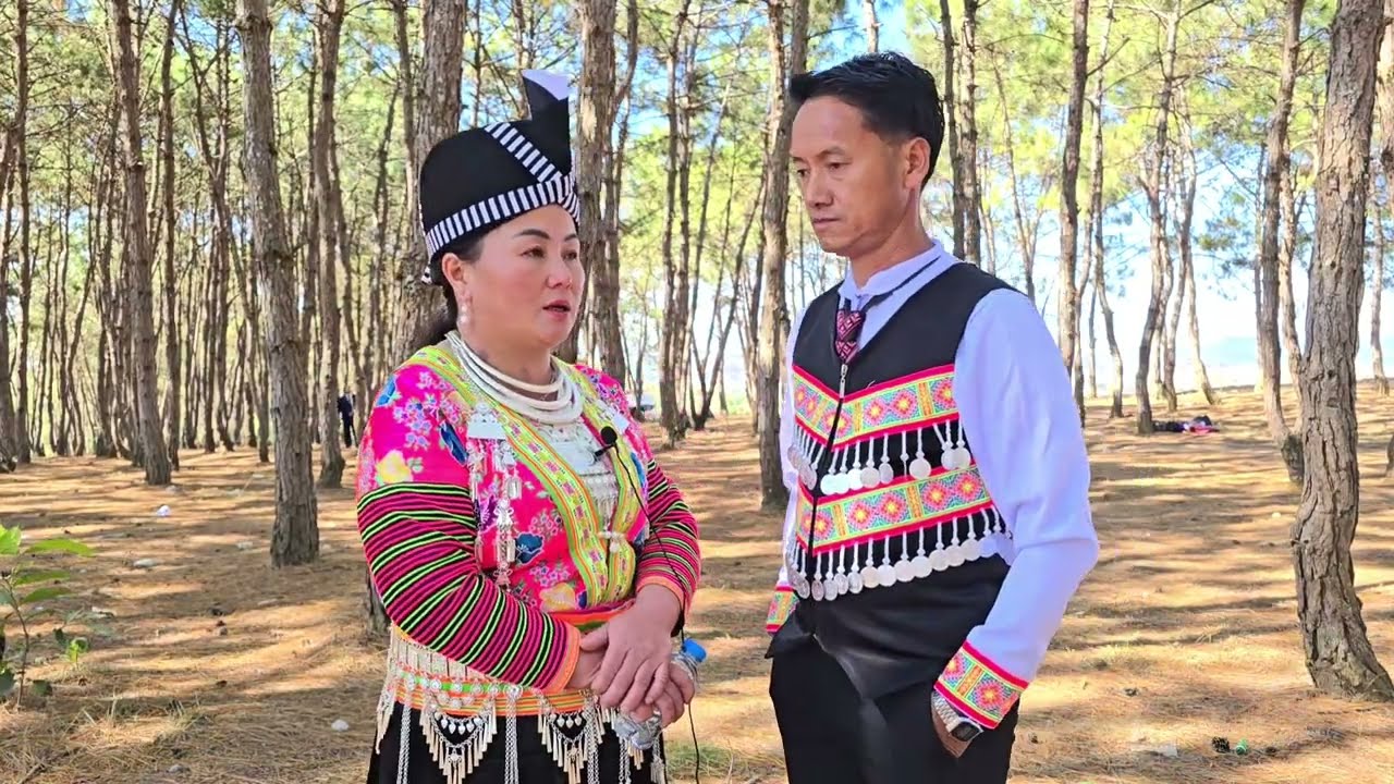 Nkauj kiab Lis thiab Yias Thoj Kwv Txhiaj nkauj nraug zoo npaum wb