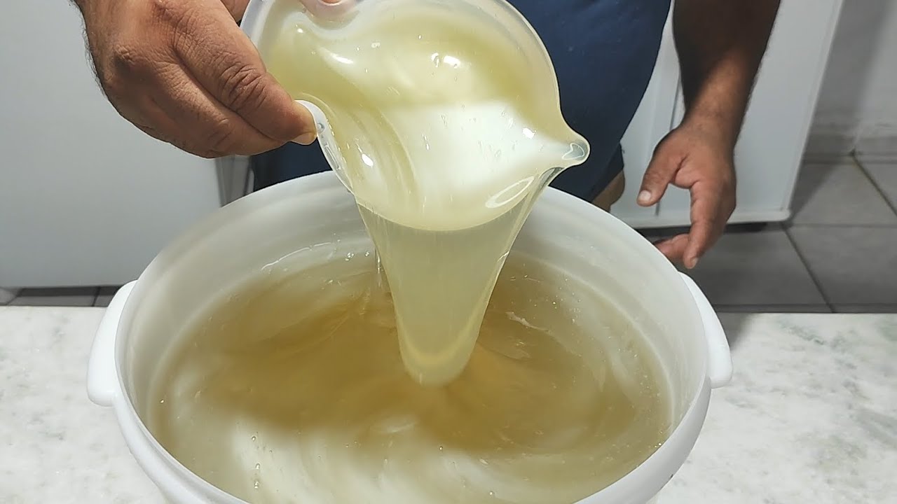 Fiz sabão líquido caseiro lava roupas com cheirinho de roupa de criança melhor sabão caseiro que fiz