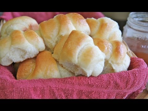 Easy Sweet Dinner Rolls Recipe (Honey Butter)