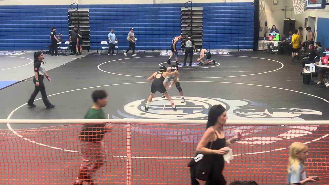 Aidan Diaz ERHS vs. Santa Fe - 132lbs Western Roundup F/S
