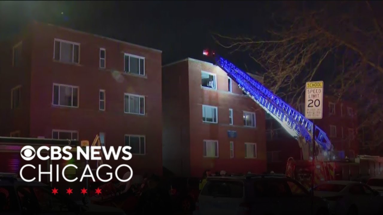 4 kids, 2 adults hurt in West Side apartment fire