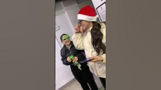 Տոներն են մոտենում )